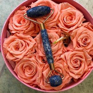 Sodalite crystal beauty facial roller